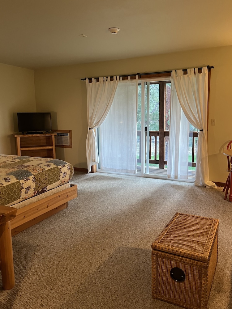 Riverview King photo 3