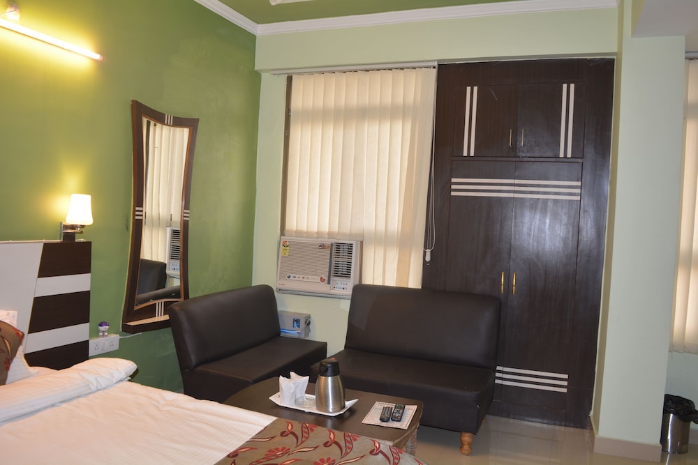 Deluxe Room - Photo 7