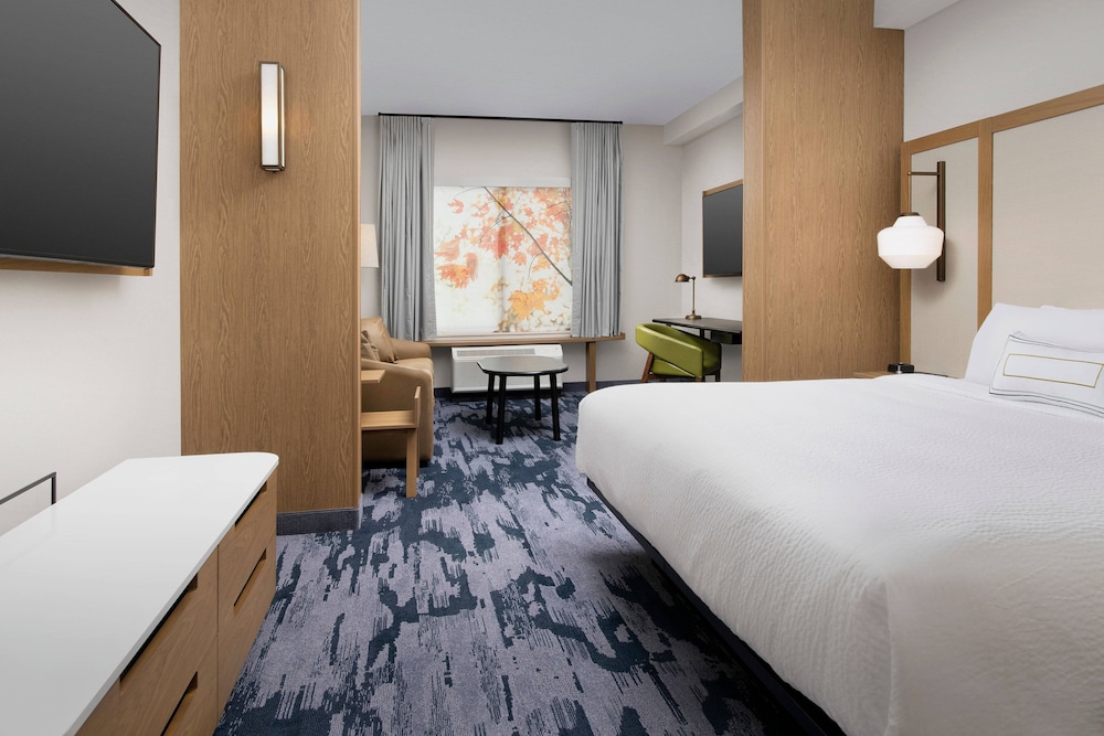 Executive Suite, 1 Bedroom (Mobility Accessible, Roll-In Shower)