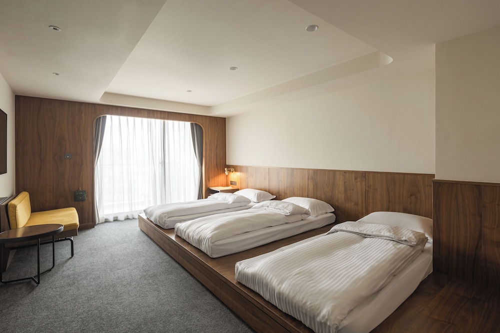 Economy Triple Room - Photo 2