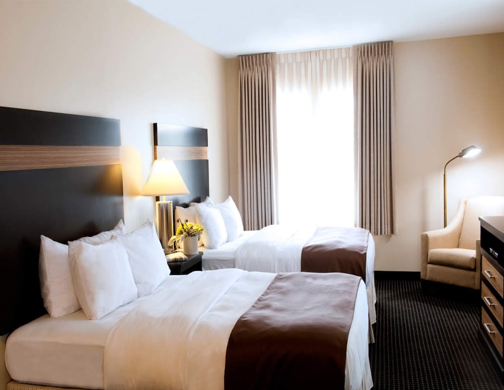 Standard Room, 2 Queen Beds - Photo 1