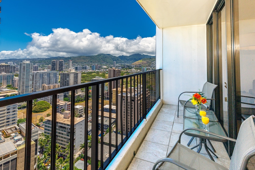 High Floor Ocean View Condo w/ 2 Beds and Parking: Family Condo, 1 Bedroom, Air conditioning, Ocean View (0062) photo