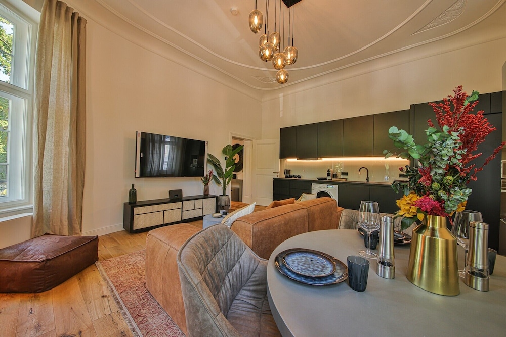 Standard Apartment, 1 King Bed, Non Smoking, Pets Allowed photo 2