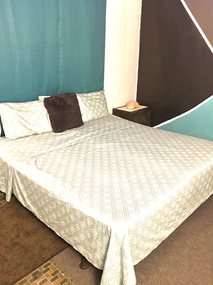 Deluxe Room, 1 King Bed photo 1