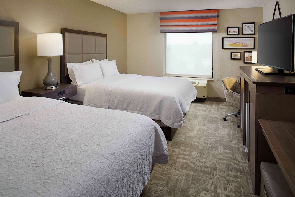 Standard Room, 2 Queen Beds - Photo 1