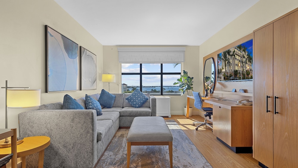 Suite, 1 King Bed with Sofa bed, Harbor View - Photo 1