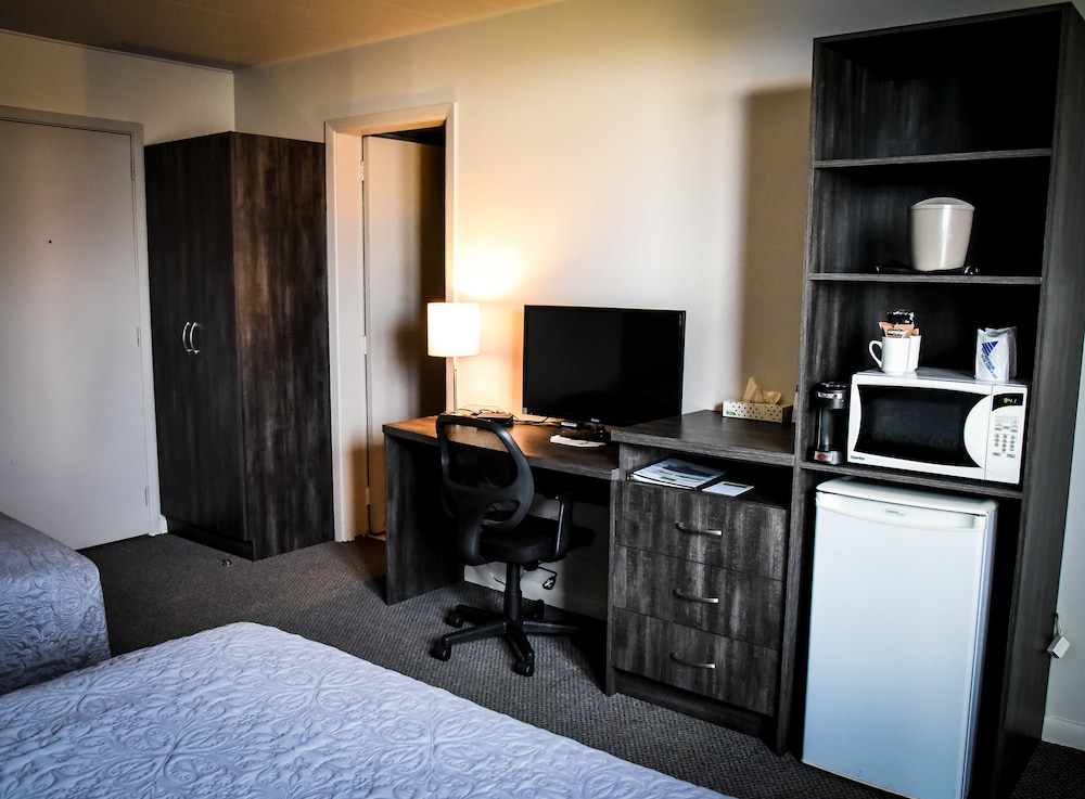 Basic Room, 1 Double Bed photo 2