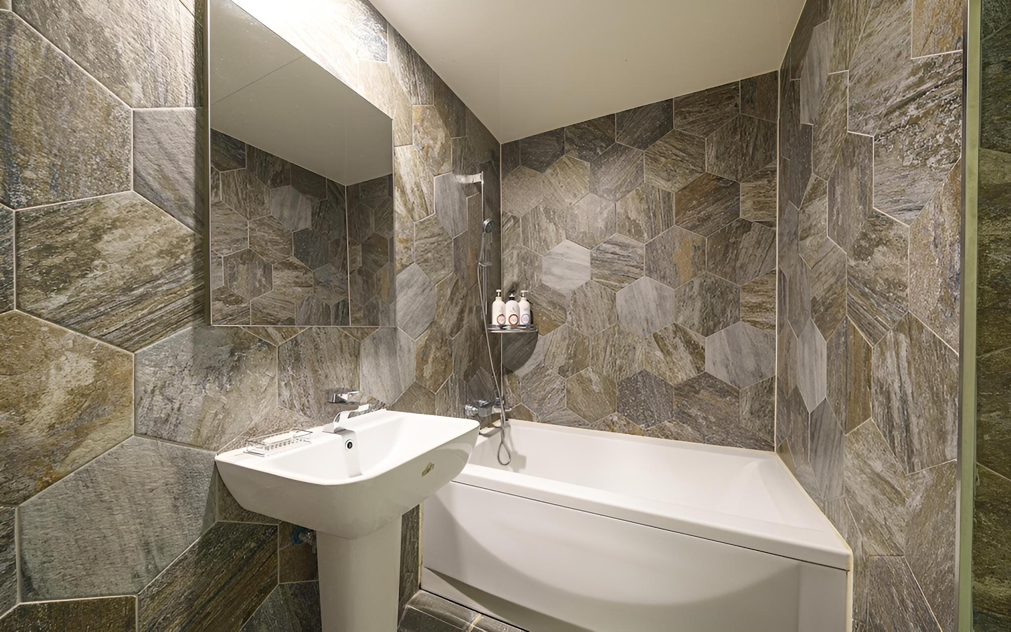 Room (Suite with Terrace - RTX 2060 1PC (Di) - Photo 5