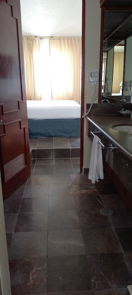 Two Bedroom Ocean View - Photo 10