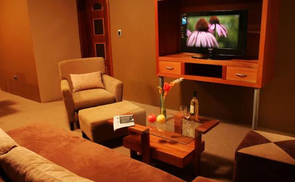 Basic Double Room, 2 Double Beds photo 1
