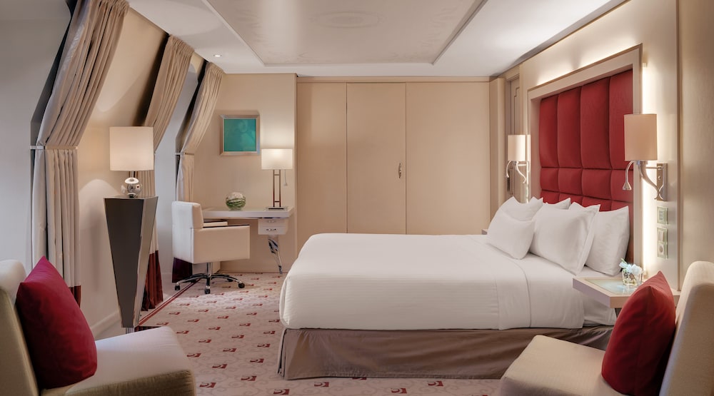 Deluxe Suite photo 3