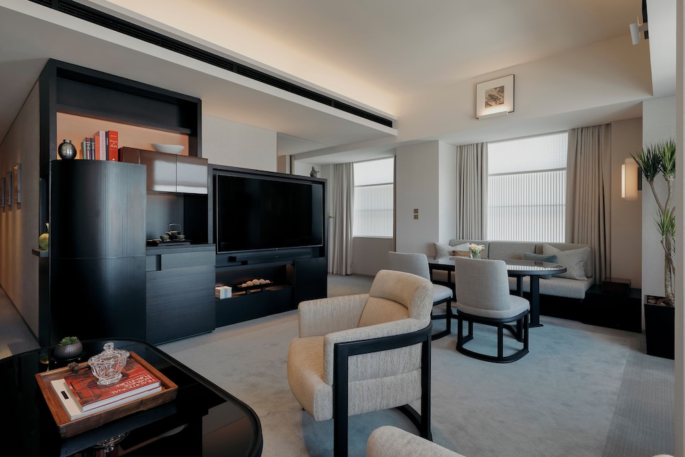 Suite, 1 King Bed (Ambassador) - Photo 1