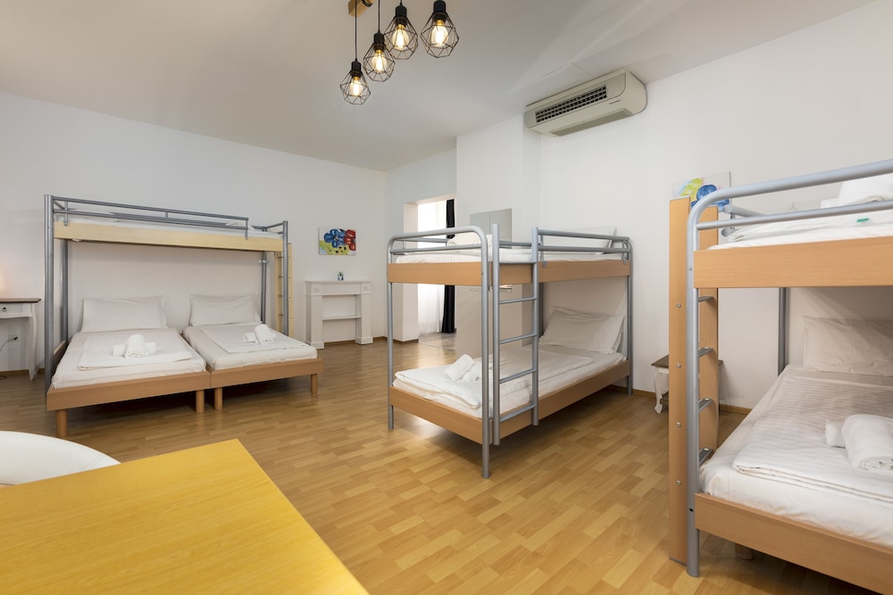 Classic Studio, Multiple Beds