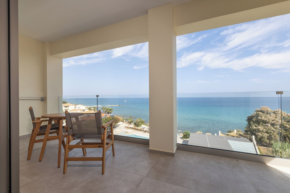 Executive Suite, Sea View
