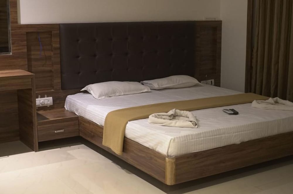 Deluxe Triple Room, 3 Twin Beds, Non Smoking, City View