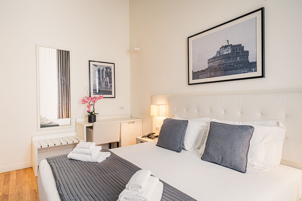 Deluxe Triple Room photo 2