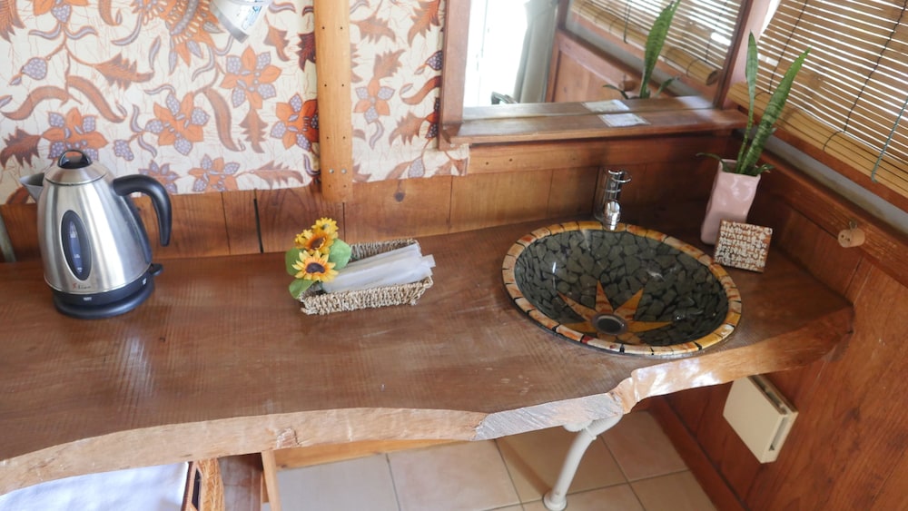 Premium Quadruple Room, 3 Twin Beds, Non Smoking, Sea View photo 2
