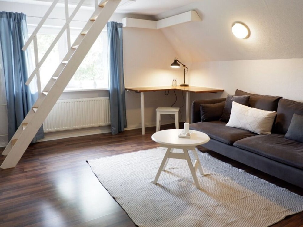 Apartment photo 2