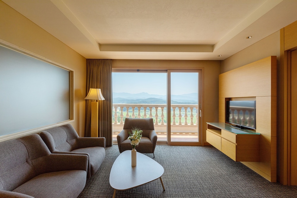 Hotel Executive (No Kitchen/Standard/Family Twin)