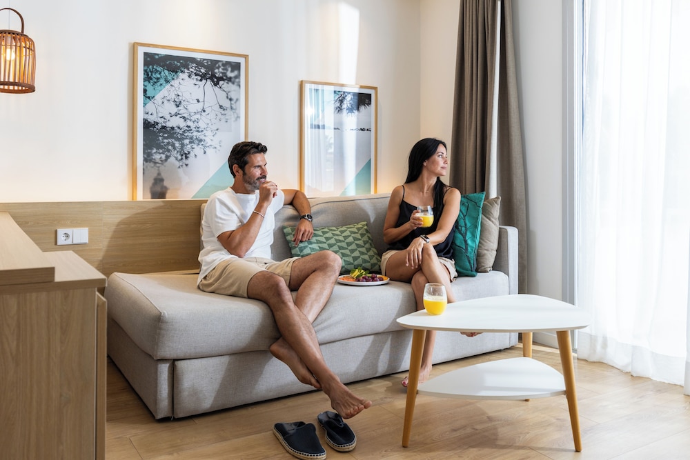Suite, Balcony, Tower (3 adults + 1 child)