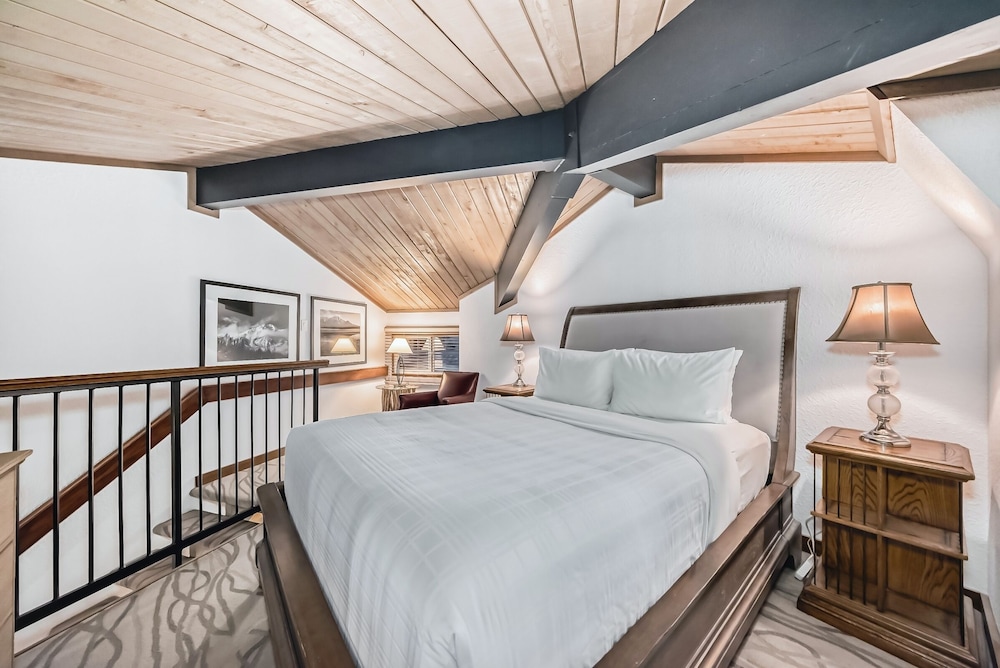 Cavell Penthouse Suite photo 2
