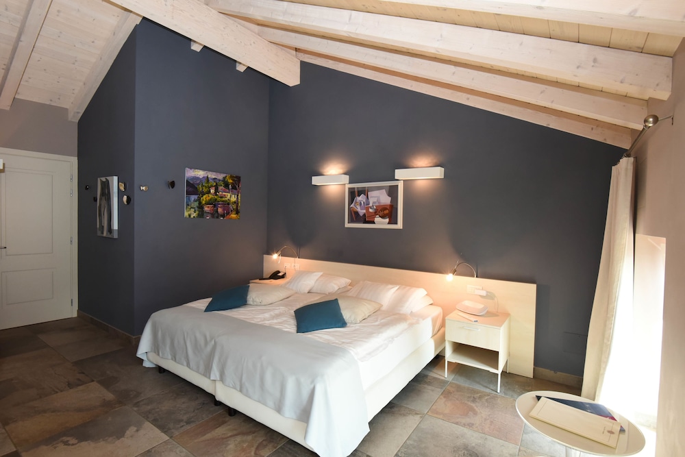 Deluxe Room - Photo 4