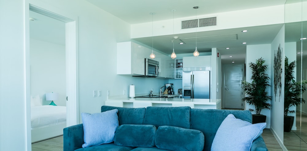 Family Condo, 2 Bedrooms, Ocean View, Sea Facing photo 3