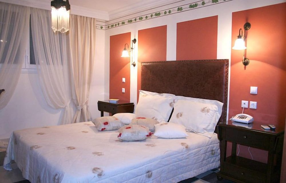 Suite, 2 Bedrooms, Partial Sea View photo 3