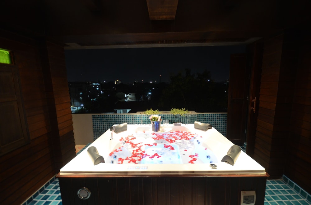 Nakara Montra Scenery Suite with balcony - Photo 14