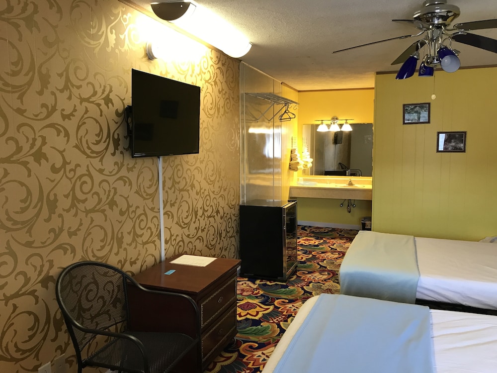 Standard Double Room, 2 Double Beds photo 3