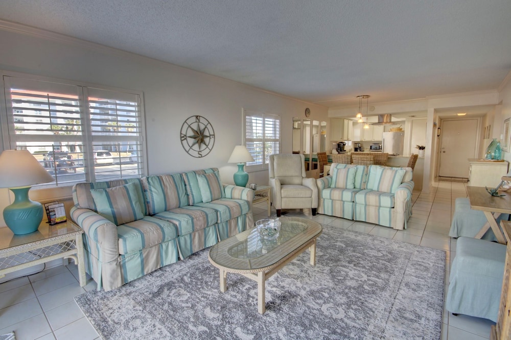 Condo, 2 Bedrooms