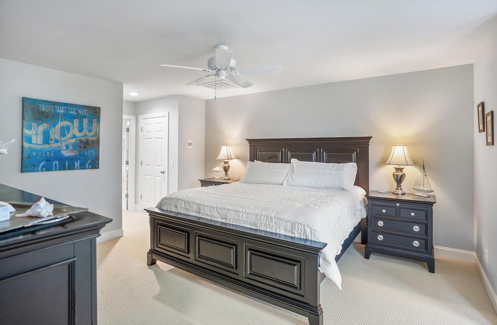 House, Multiple Beds, Patio, Beach View photo 1