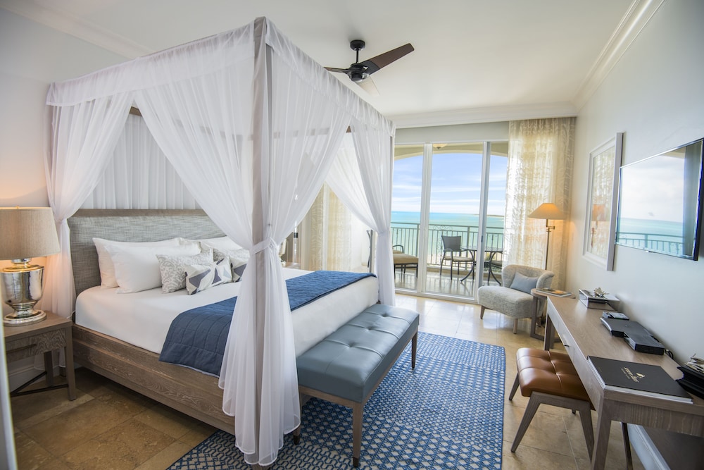 Junior Suite, 1 King Bed, Oceanfront - Photo 1