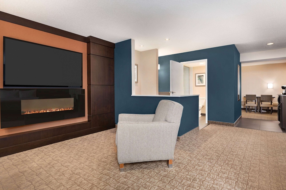 Presidential Suite, 1 King Bed, Non Smoking, Jetted Tub photo 2