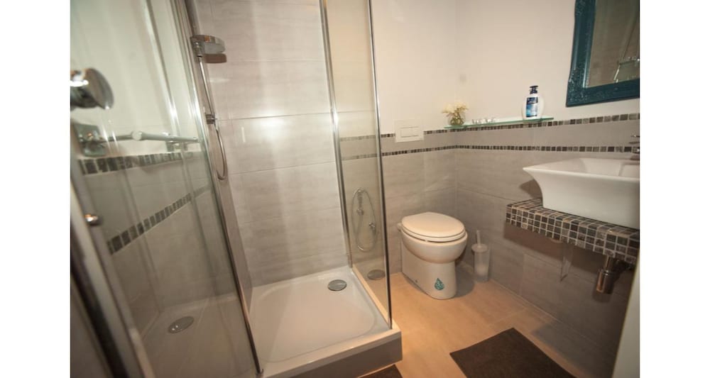 Classic Double Room, Ensuite (Camera Fuxia) photo 3