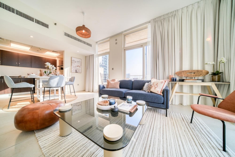 Apartment, Smoking