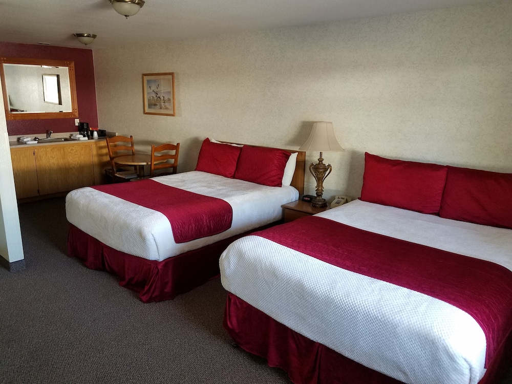 Standard Studio Suite, 2 Queen Beds photo 1