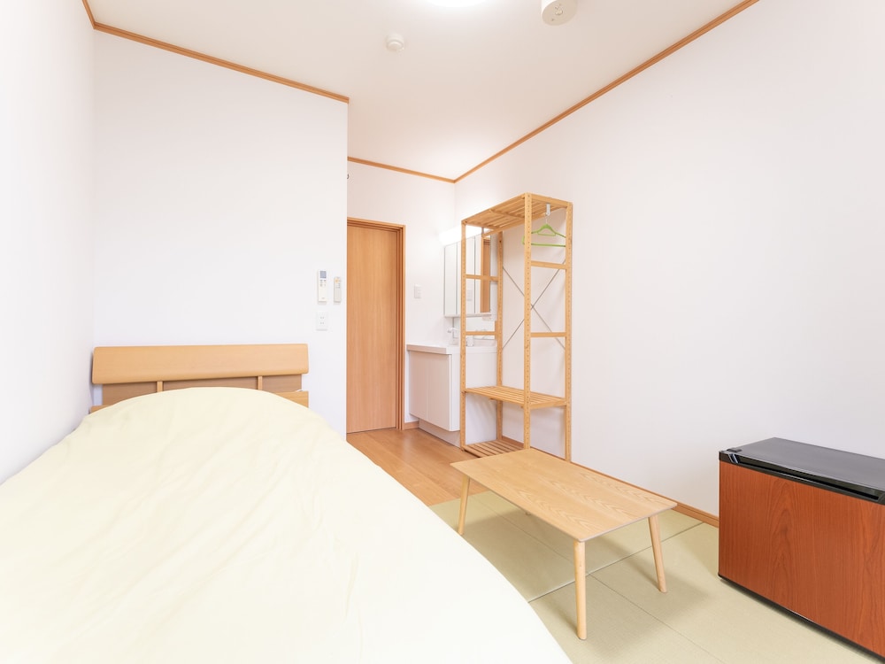 Basic Single Room, Men only, Non Smoking photo 1