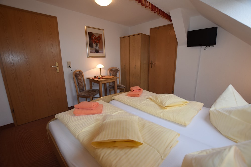 Standard Double Room photo 3