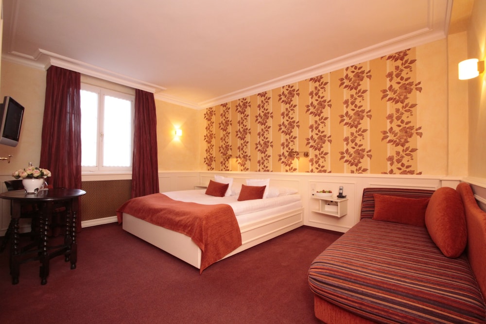 Superior Double Room, 1 King Bed - Photo 10