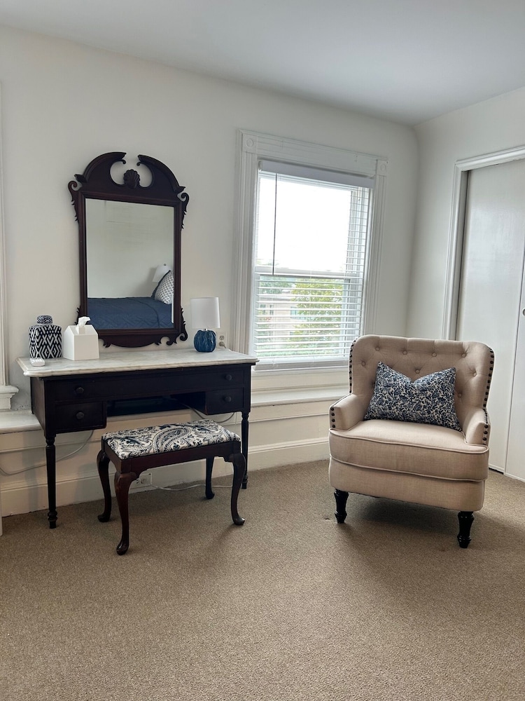 Third Floor Queen Suite photo 2