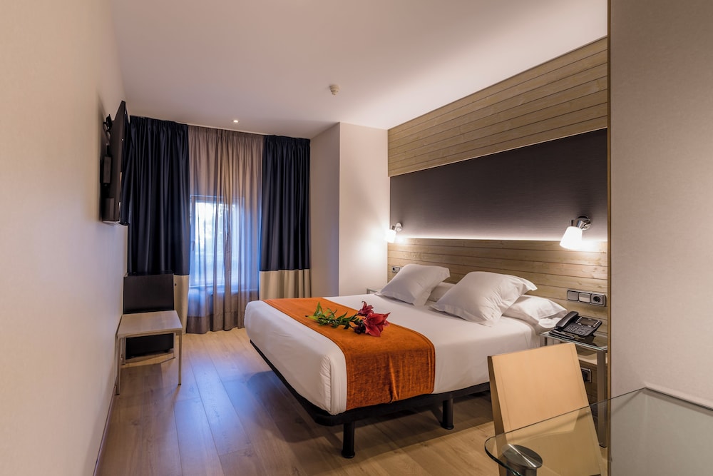 Twin Room - Photo 4