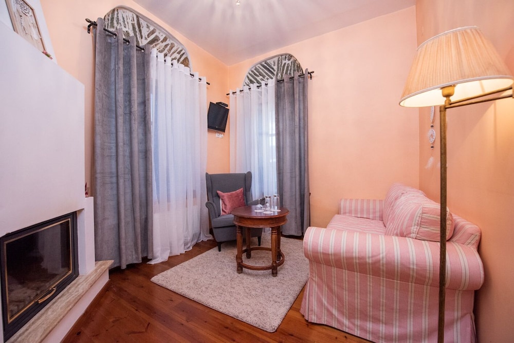Suite - Photo 4