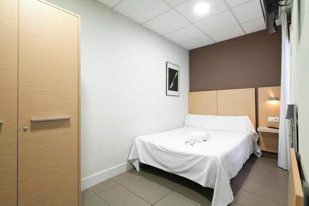 Economy Double Room photo 2