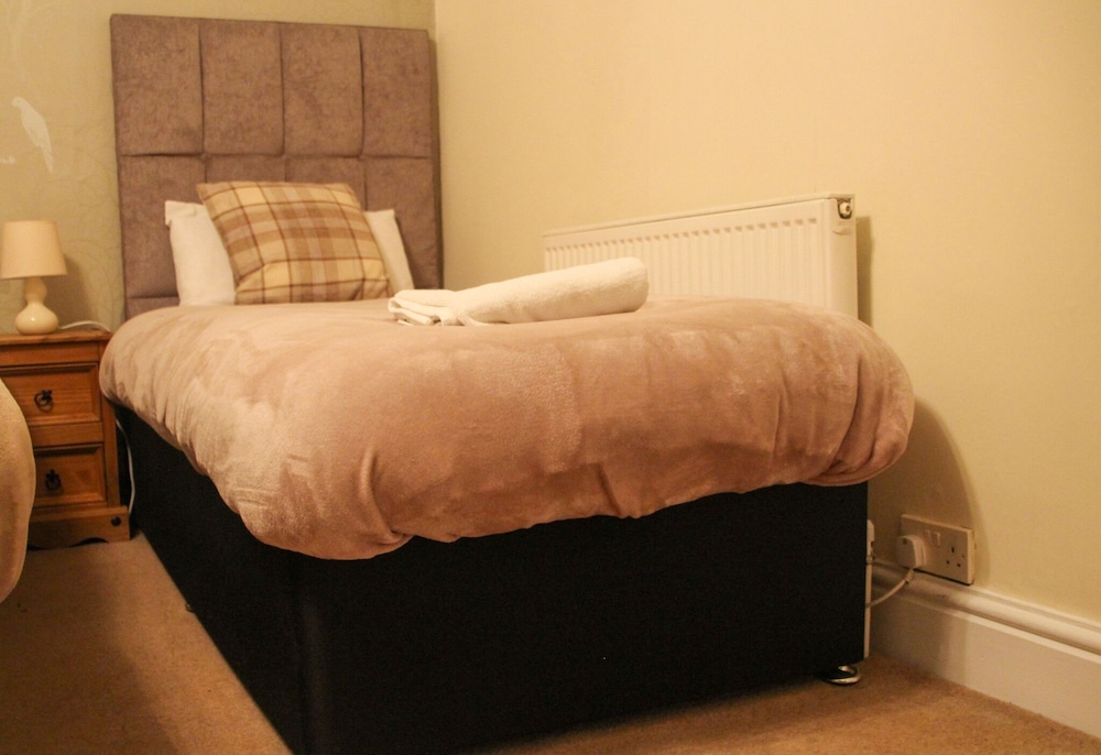 Suite, Ensuite photo 2