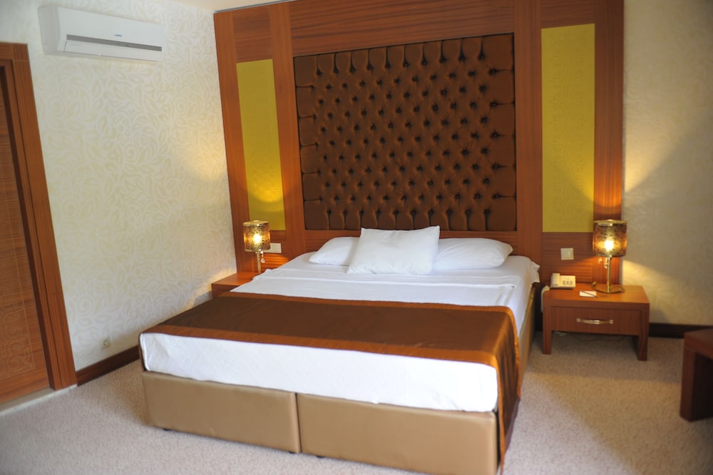 Family Room, 2 Bedrooms, Balcony