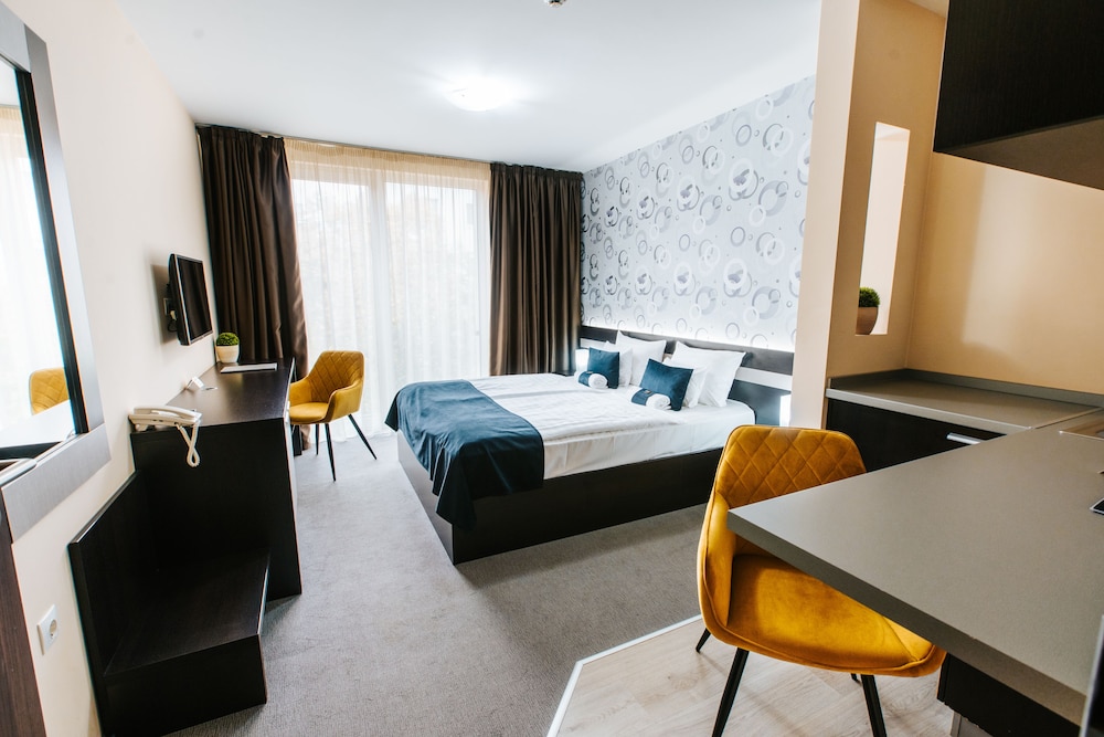 Standard Double or Twin Room photo 1