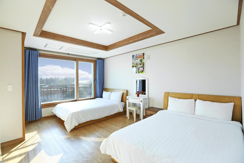 Basic Room, 1 Bedroom (Studio Twin Jeongwon A)