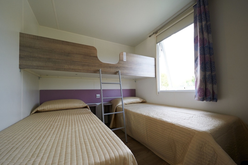 Mobile Home, 2 Bedrooms, 2 Bathrooms photo 1