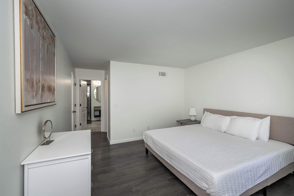 House, Multiple Beds, Patio, Garden View (Lark Meadow Retreat) photo 3